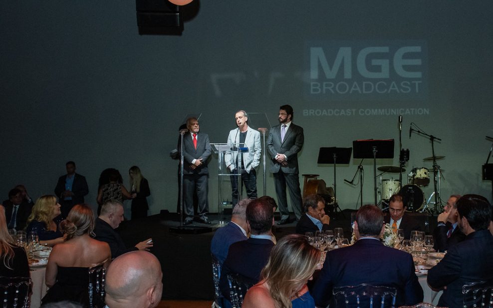 Marcelo Godoy recebe homenagem à MGE Broadcast